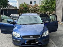 Blau Gebraucht 2007 Ford Focus Kombi | 3.000 € (Fairer Preis)