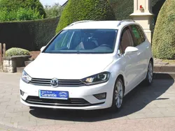 Pure white Gebraucht 2018 VW Golf Sportsvan Highline Van / Kleinbus | 14.800 € (Fairer Preis)