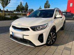Weiß Gebraucht 2022 Kia Stonic SUV | 21.000 € (Fairer Preis)