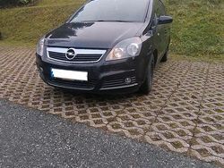 Schwarz Gebraucht 2007 Opel Zafira Van / Kleinbus | 4.000 € (Etwas zu teuer)