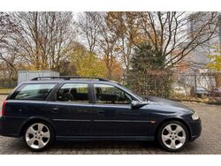 Dunkel mauritiusblau metallik Gebraucht 2001 Opel Vectra Sport Kombi | 3.987 € (Fairer Preis)
