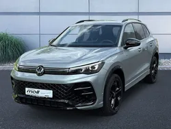 Oyster silver metallic Gebraucht 2024 VW Tiguan R-line SUV | 49.490 € (Superpreis)