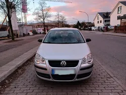 Grau Gebraucht 2006 VW Polo Kleinwagen | 2.200 € (Fairer Preis)