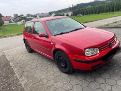 Rot Gebraucht 2002 VW Golf IV Kleinwagen | 2.000 € (Etwas zu teuer)