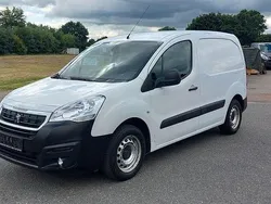 Weiß Gebraucht 2018 Peugeot Partner Premium Van / Kleinbus | 7.500 € (Fairer Preis)