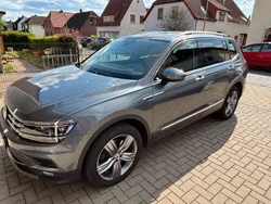Grau Gebraucht 2018 VW Tiguan Allspace Highline SUV | 21.700 € (Superpreis)