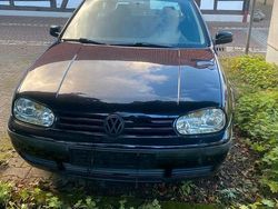 Schwarz Gebraucht 2002 VW Golf IV Kleinwagen | 1.650 € (Fairer Preis)
