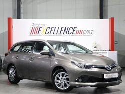 Grau Gebraucht 2016 Toyota Auris Touring Sports Edition-S Kombi | 13.777 € (Teuer)