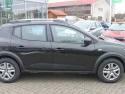 Perlmuttschwarz Gebraucht 2022 Dacia Sandero Comfort Kleinwagen | 12.980 € (Guter Preis)