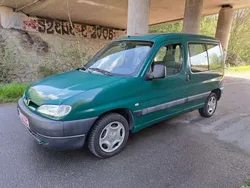 Grün Gebraucht 2000 Peugeot Partner Van / Kleinbus | 550 € (Superpreis)