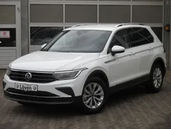 Weiß pure white Gebraucht 2022 VW Tiguan Life SUV | 31.790 € (Fairer Preis)