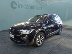 Schwarz Gebraucht 2023 VW Tiguan Life SUV | 32.283 € (Fairer Preis)