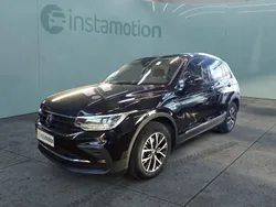 Schwarz Gebraucht 2023 VW Tiguan Life SUV | 30.733 € (Guter Preis)