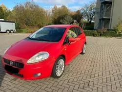 Rot Gebraucht 2009 Fiat Punto Kleinwagen | 3.500 € (Etwas zu teuer)