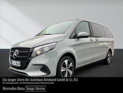 Grau Gebraucht 2024 Mercedes V220 Van / Kleinbus | 57.450 €