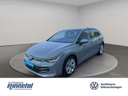 Mondsteingrau uni Gebraucht 2024 VW Golf VIII Life Limousine | 24.240 € (Fairer Preis)