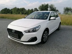 Weiß Gebraucht 2019 Hyundai i30 Trend Limousine | 13.500 € (Fairer Preis)