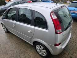 Silber Gebraucht 2004 Opel Meriva Van / Kleinbus | 900 € (Superpreis)