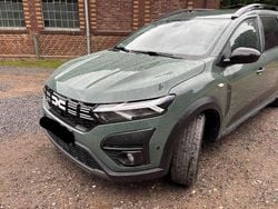 Grau Gebraucht 2023 Dacia Jogger Comfort Van / Kleinbus | 17.000 € (Fairer Preis)
