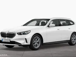 Weiß Gebraucht 2024 BMW 520 Comfort Edition Kombi | 53.990 € (Fairer Preis)