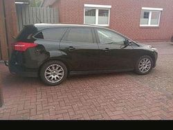 Schwarz Gebraucht 2015 Ford Focus Business Edition Kombi | 5.800 € (Fairer Preis)