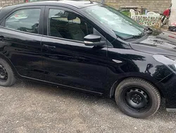 Schwarz Gebraucht 2018 Ford Ka Plus Kleinwagen | 3.700 €