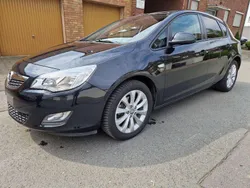 Schwarz Gebraucht 2012 Opel Astra Edition Kleinwagen | 7.399 € (Teuer)
