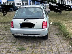 Grün Gebraucht 2001 Nissan Micra Kleinwagen | 1.500 € (Fairer Preis)