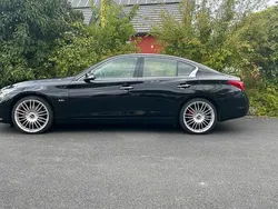 Schwarz Gebraucht 2016 Infiniti Q50 Limousine | 15.500 €