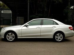Silber Gebraucht 2011 Mercedes E350 Limousine | 16.700 € (Fairer Preis)