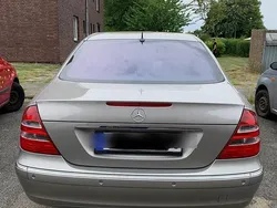 Grau Gebraucht 2003 Mercedes E320 Limousine | 4.199 €