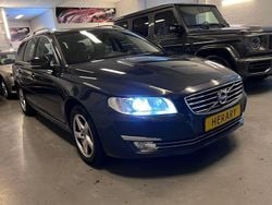 Grau Gebraucht 2016 Volvo V70 Kombi | 6.500 €