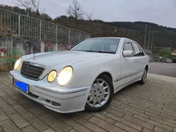 Weiß Gebraucht 1999 Mercedes E270 Elegance Limousine | 2.500 € (Fairer Preis)
