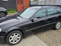 Schwarz Gebraucht 2003 Mercedes 320 Elegance Kombi | 7.990 €