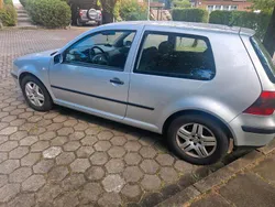 Silber Gebraucht 2001 VW Golf IV Kleinwagen | 1.400 € (Fairer Preis)