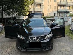 Schwarz Gebraucht 2016 Nissan Qashqai SUV | 11.000 € (Fairer Preis)