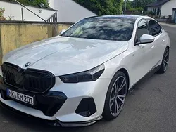 Weiß Gebraucht 2024 BMW 520 Comfort Edition Limousine | 72.000 €