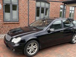 Schwarz Gebraucht 2006 Mercedes C220 Classic Kombi | 1.990 € (Etwas zu teuer)