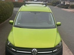 Grün Gebraucht 2018 VW Caddy Maxi Trendline Van / Kleinbus | 19.900 € (Etwas zu teuer)