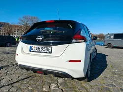 Weiß Gebraucht 2022 Nissan Leaf Kleinwagen | 14.200 € (Fairer Preis)