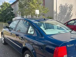 Blau Gebraucht 2000 VW Passat Limousine | 1.600 € (Fairer Preis)