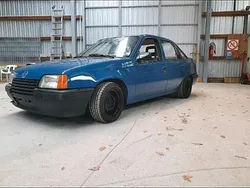 Blau Gebraucht 1986 Opel Kadett Limousine | 2.800 €