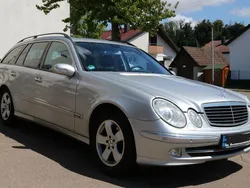 Silber Gebraucht 2005 Mercedes E320 Avantgarde Kombi | 4.900 €