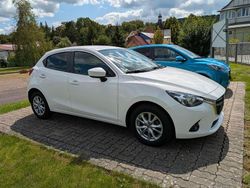 Weiß Gebraucht 2015 Mazda 2 Exclusive-Line Limousine | 9.800 € (Fairer Preis)
