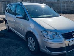 Silber Gebraucht 2010 VW Touran Trendline Van / Kleinbus | 3.800 € (Fairer Preis)
