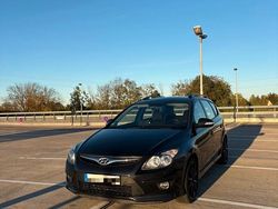 Schwarz Gebraucht 2011 Hyundai i30 Kombi | 5.000 € (Etwas zu teuer)