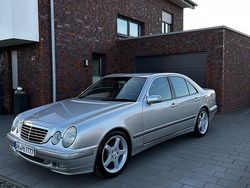 Silber Gebraucht 2000 Mercedes E200 Limousine | 5.000 €