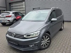 Grau Gebraucht 2017 VW Touran Highline Van / Kleinbus | 19.500 € (Guter Preis)