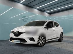 Weiß Gebraucht 2023 Renault Clio V Equilibre Limousine | 14.940 € (Fairer Preis)