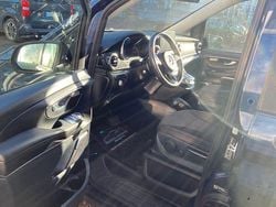 Blau Gebraucht 2015 Mercedes V250 Edition Van / Kleinbus | 32.900 € (Guter Preis)